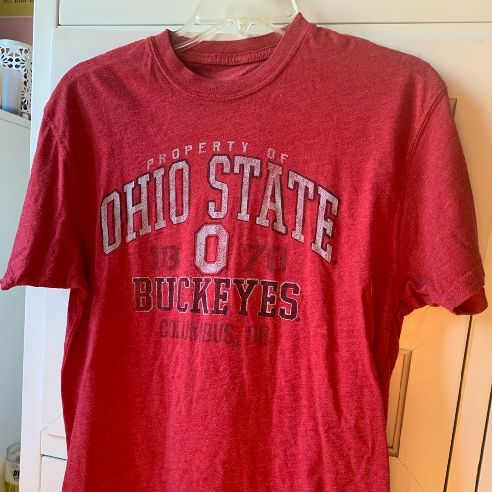 OHIO STATE UNIVERSITY RED T-SHIRT (medium).